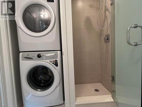 2607 - 9 Bogert Avenue, Toronto, ON - Indoor Photo Showing Laundry Room