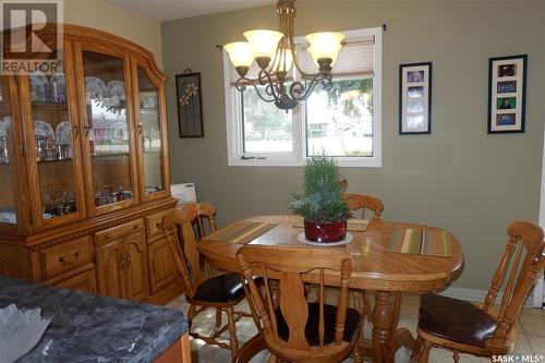 102 Wood Crescent, Assiniboia, SK - Indoor Photo Showing Dining Room