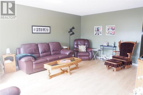 102 Wood Crescent, Assiniboia, SK - Indoor Photo Showing Living Room
