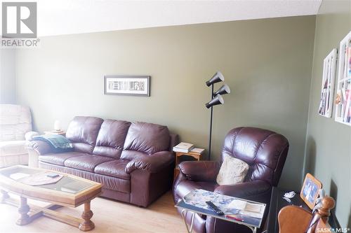 102 Wood Crescent, Assiniboia, SK - Indoor Photo Showing Living Room