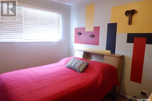 102 Wood Crescent, Assiniboia, SK - Indoor Photo Showing Bedroom