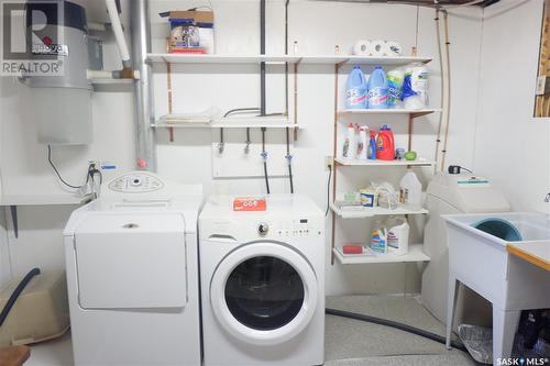 102 Wood Crescent, Assiniboia, SK - Indoor Photo Showing Laundry Room