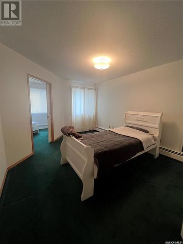203 428 4Th Avenue N, Saskatoon, SK - Indoor Photo Showing Bedroom
