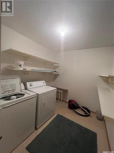 203 428 4Th Avenue N, Saskatoon, SK - Indoor Photo Showing Laundry Room