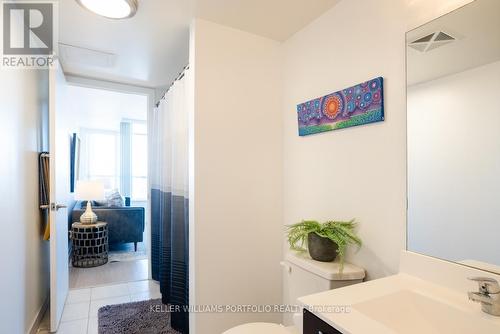 1515 - 38 Joe Shuster Way, Toronto, ON - Indoor Photo Showing Bathroom