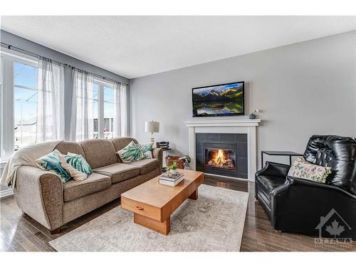 218 Espin Heights, Nepean, ON 