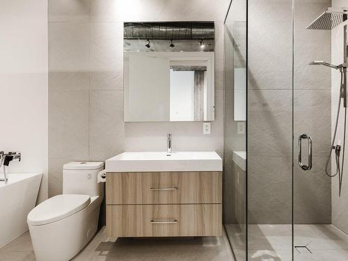 Bathroom - Ph05-4225 Rue St-Dominique, Montréal (Le Plateau-Mont-Royal), QC - Indoor Photo Showing Bathroom
