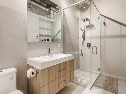 Bathroom - Ph05-4225 Rue St-Dominique, Montréal (Le Plateau-Mont-Royal), QC - Indoor Photo Showing Bathroom