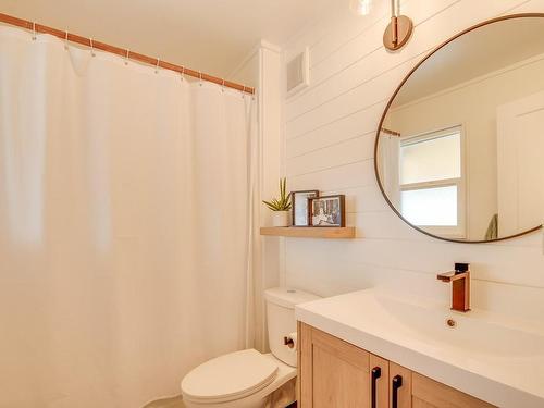 2490 10Th Ave, Port Alberni, BC - Indoor Photo Showing Bathroom