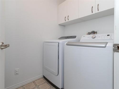 836 Gannet Crt, Langford, BC - Indoor Photo Showing Laundry Room