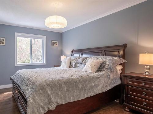 480 Chester Rd, Qualicum Beach, BC - Indoor Photo Showing Bedroom