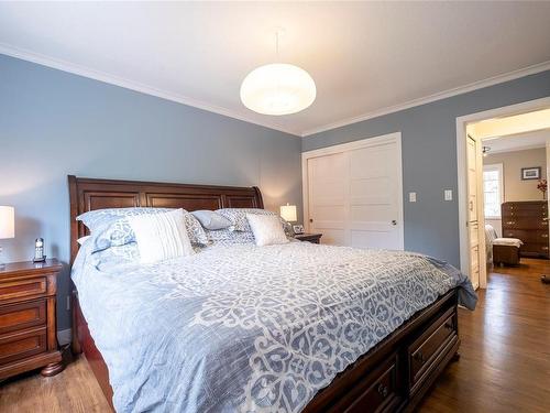 480 Chester Rd, Qualicum Beach, BC - Indoor Photo Showing Bedroom