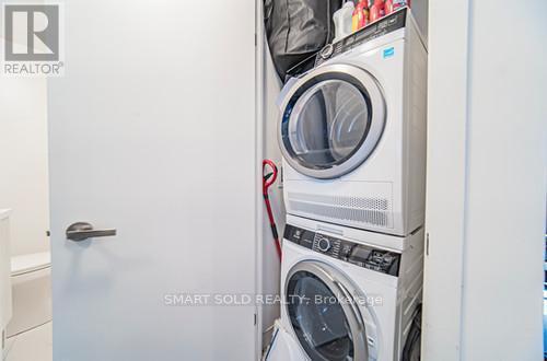 4512 - 138 Downes Street, Toronto, ON - Indoor Photo Showing Laundry Room