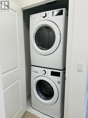 1204A - 10 Rouge Valley Drive W, Markham, ON - Indoor Photo Showing Laundry Room