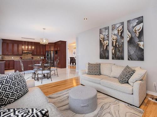 IntÃ©rieur - 4955 Rue Cherrier, Laval (Chomedey), QC - Indoor Photo Showing Living Room