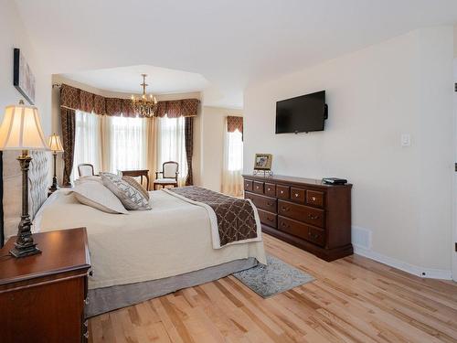 Master bedroom - 4955 Rue Cherrier, Laval (Chomedey), QC - Indoor Photo Showing Bedroom