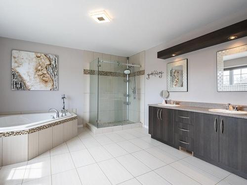 Ensuite bathroom - 4955 Rue Cherrier, Laval (Chomedey), QC - Indoor Photo Showing Bathroom