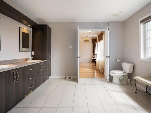 Ensuite bathroom - 4955 Rue Cherrier, Laval (Chomedey), QC - Indoor Photo Showing Bathroom