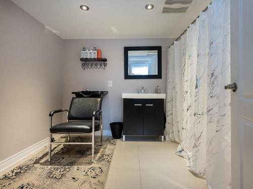 Salle d'eau - 4955 Rue Cherrier, Laval (Chomedey), QC - Indoor Photo Showing Other Room