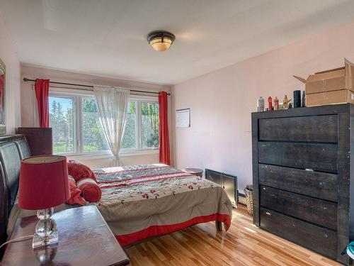 Logement - 5 7E Rue, Montréal (Pierrefonds-Roxboro), QC - Indoor Photo Showing Bedroom