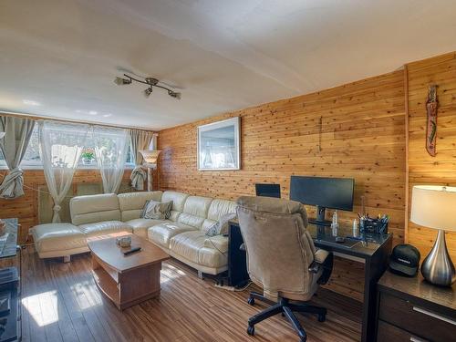 Bachelor - 5 7E Rue, Montréal (Pierrefonds-Roxboro), QC - Indoor Photo Showing Living Room