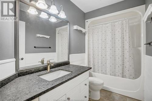 1258 Lakeview, Windsor, ON - Indoor Photo Showing Bathroom