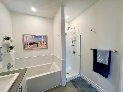38 Harbour Street|Unit #206, Port Dover, ON - Indoor Photo Showing Bathroom