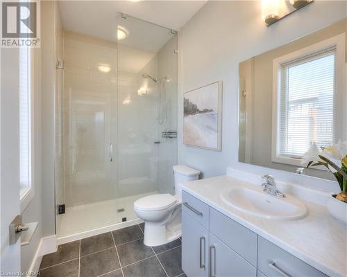 54 Bridge Street W Unit# 27, Kitchener, ON - Indoor Photo Showing Bathroom