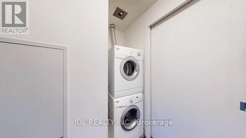 2314 - 105 The Queensway, Toronto, ON - Indoor Photo Showing Laundry Room
