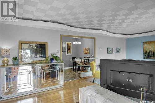 2474 Elliott Street, Regina, SK - Indoor Photo Showing Living Room