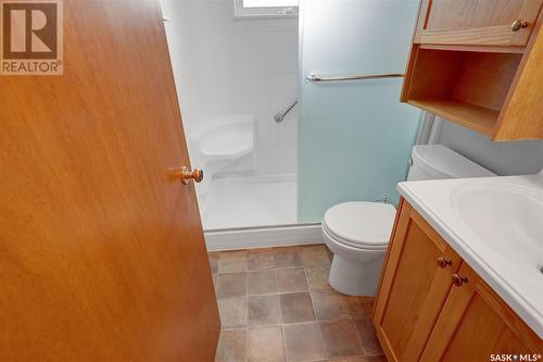 63 Ellison Crescent, Regina, SK - Indoor Photo Showing Bathroom