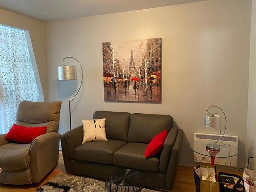 Chambre Ã Â coucher - 6023  - 6027 Rue De Marseille, Montréal (Mercier/Hochelaga-Maisonneuve), QC - Indoor Photo Showing Living Room