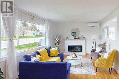 981 Smythe Street, Fredericton, NB - Indoor Photo Showing Living Room With Fireplace