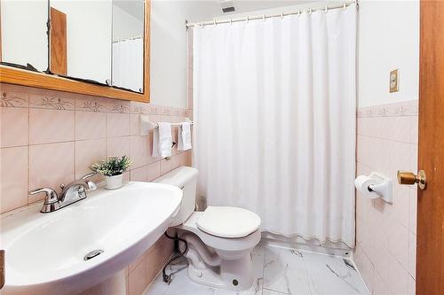 88 Garside Avenue N, Hamilton, ON - Indoor Photo Showing Bathroom