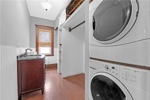 3199 Guyatt Road, Hamilton, ON - Indoor Photo Showing Laundry Room