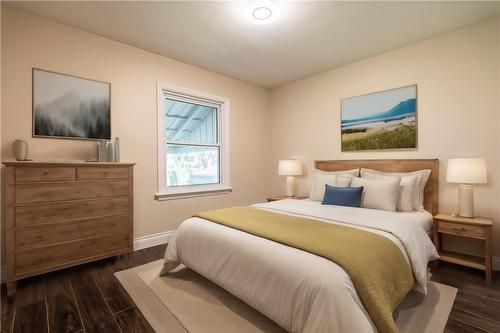 166 East 34Th Street, Hamilton, ON - Indoor Photo Showing Bedroom