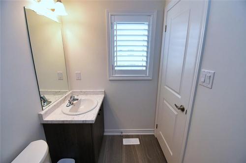 36 Radison Lane, Hamilton, ON - Indoor Photo Showing Bathroom