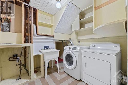 2076 St Laurent Boulevard, Ottawa, ON - Indoor Photo Showing Laundry Room
