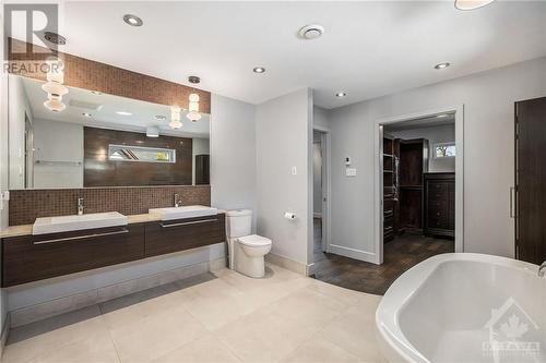 129 Wesley Avenue, Ottawa, ON - Indoor Photo Showing Bathroom
