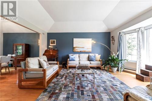 330 Grande Vallee, Dieppe, NB - Indoor Photo Showing Living Room