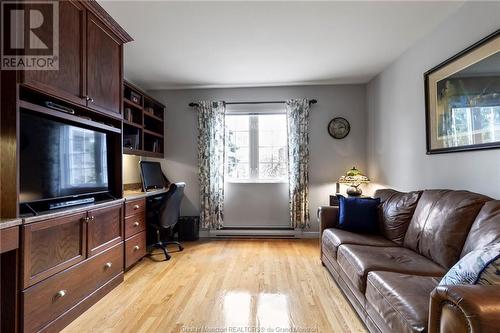 330 Grande Vallee, Dieppe, NB - Indoor Photo Showing Living Room