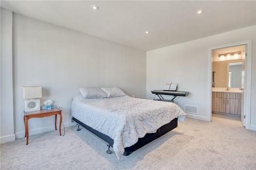 59 Southam Lane, Hamilton, ON - Indoor Photo Showing Bedroom