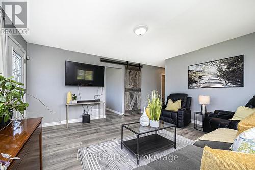149 Woodfield Drive, Georgina, ON - Indoor Photo Showing Living Room