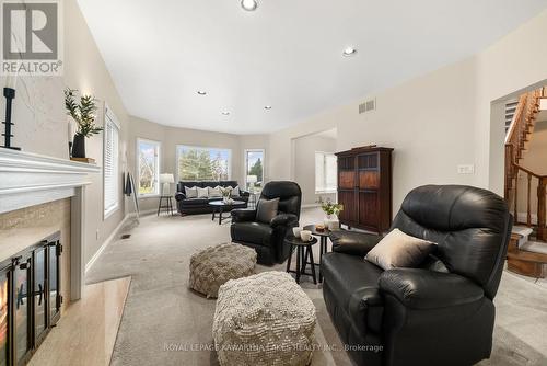 17916 Ninth Line, East Gwillimbury, ON - Indoor Photo Showing Living Room