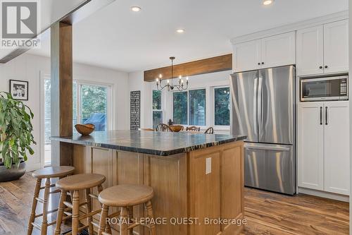 1687 Peninsula Point Road, Severn, ON - Indoor Photo Showing Kitchen