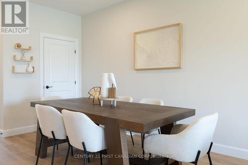 6795 Royal Magnolia Avenue, London, ON - Indoor Photo Showing Dining Room