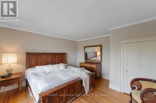 119 Tutela Heights Road, Brantford, ON - Indoor Photo Showing Bedroom