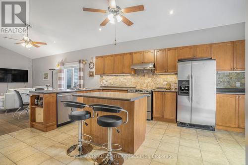 200 Regatta Drive, Welland, ON - Indoor Photo Showing Kitchen