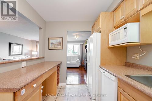 42 - 1455 Garth Street, Hamilton, ON - Indoor Photo Showing Kitchen