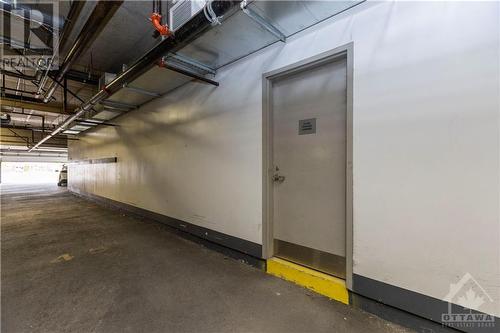 2785 Baseline Road Unit#301, Ottawa, ON - Indoor Photo Showing Garage